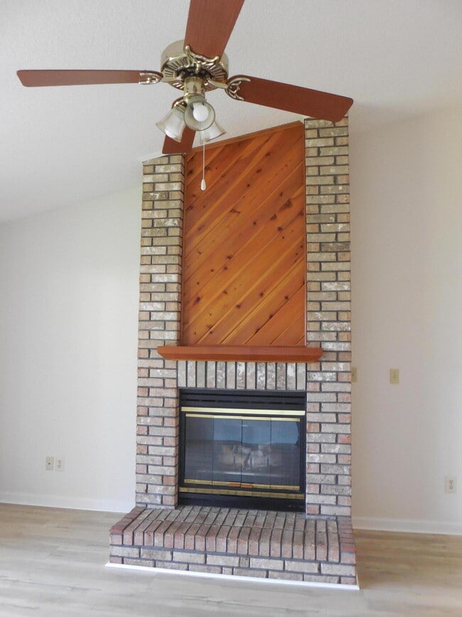 Photo - 360 Evergreen Ave