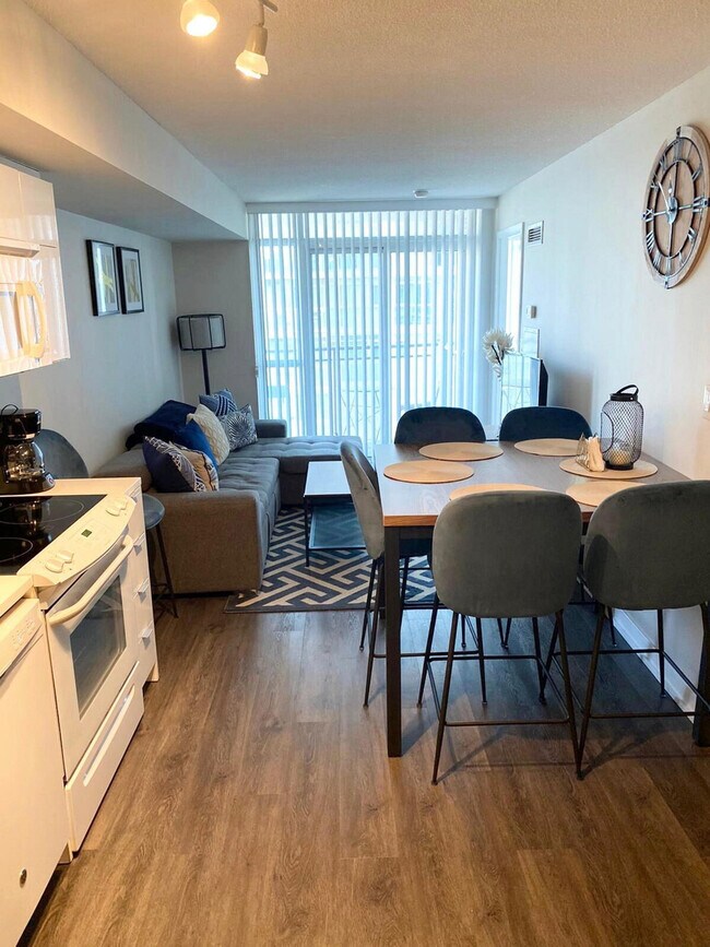 Building Photo - 530 Front St W Unit ID1345830P