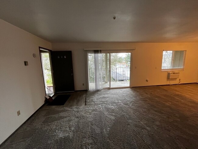 Photo - 616 Center St