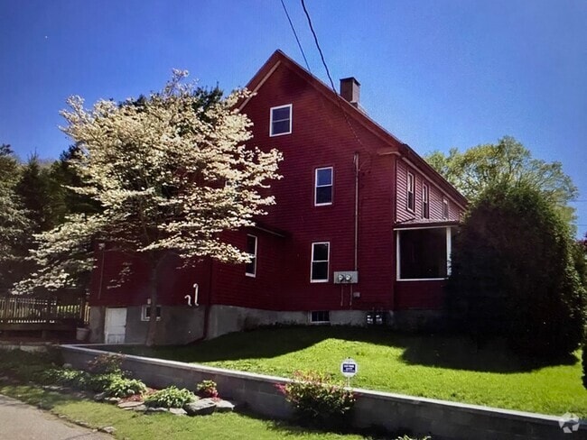Building Photo - 71 Elm St Unit 1 Rental