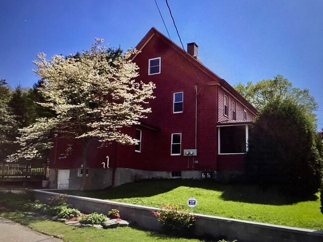 Photo - 71 Elm St Apartments Unit 1