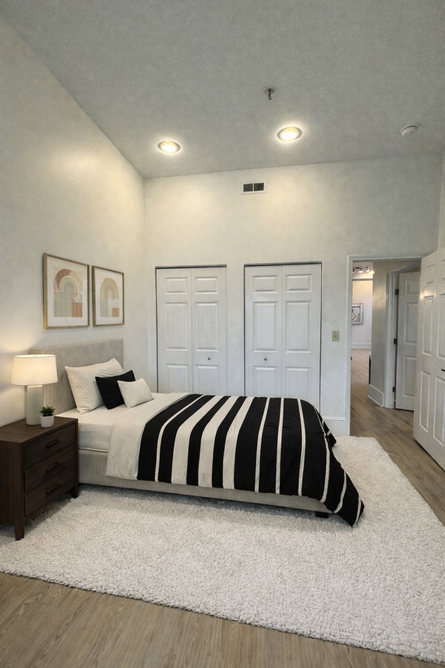 Photo - 803 E 6th St Unidad 403