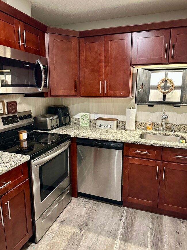 Photo - 15 Thayer Pond Dr Unit 8