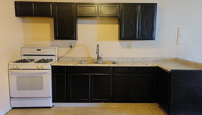 Photo - 800 North St Apartments Unit D