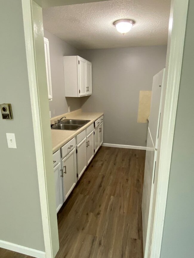 Photo - Remodeled 2 Bedroom Apt in Columbia, MO Unit 2908 Lawnridge Ct Apt A