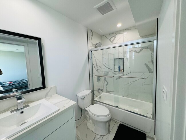 Photo - 1301 N Kingsley Dr