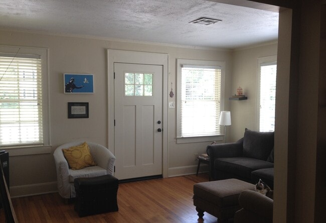 Photo - 2171 College St Unidad 2171