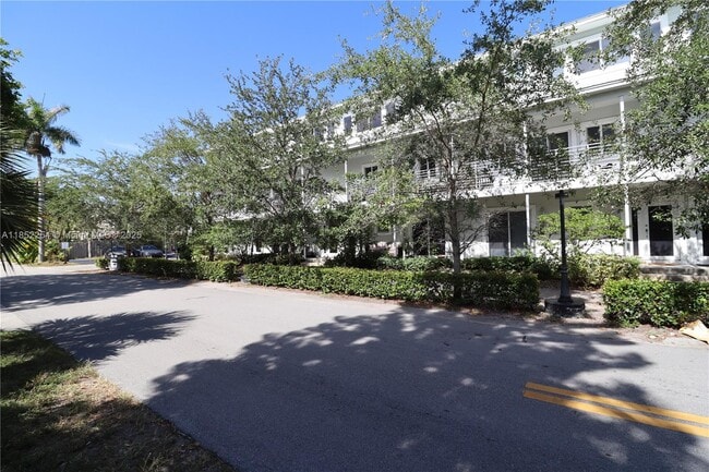 Building Photo - 603 NE 28th St Rental