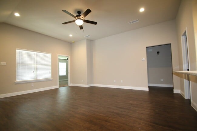 Photo - 1325-1329 White Sand Dr. Unidad 1325