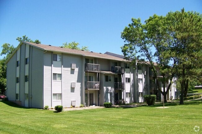Building Photo - Lincoln Manor Apartments