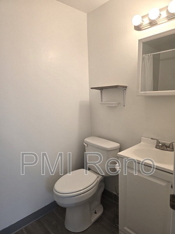 Photo - 140 E Victorian Ave Unidad 4