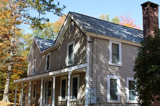 Building Photo - 725 New Hampshire Rte 103