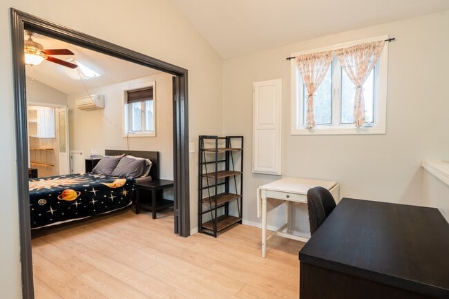 Photo - 4106 NE Senate St