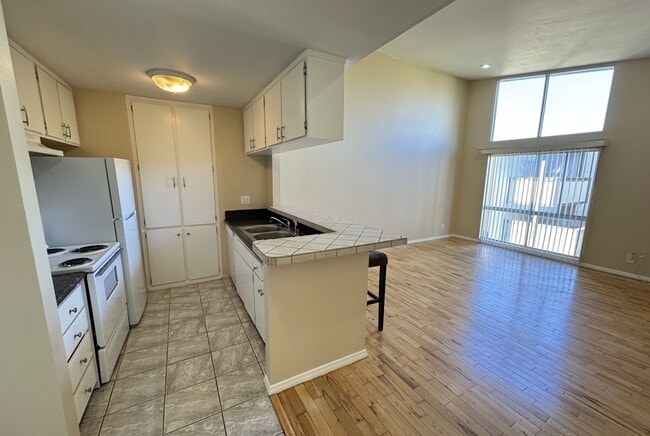 Building Photo - 808 Coriander Dr Unit 29B