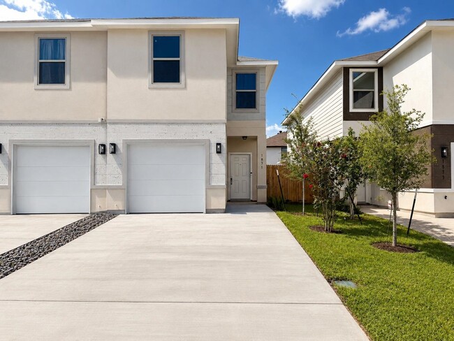 Building Photo - 1831 Port Louisiana Dr Unit N/A