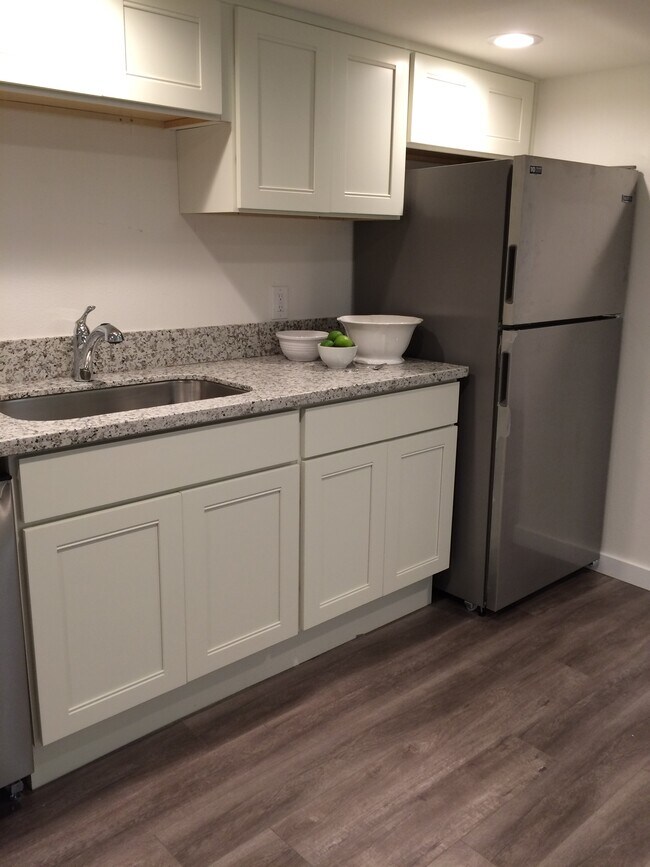 Photo - 949 NE Hazelfern Pl