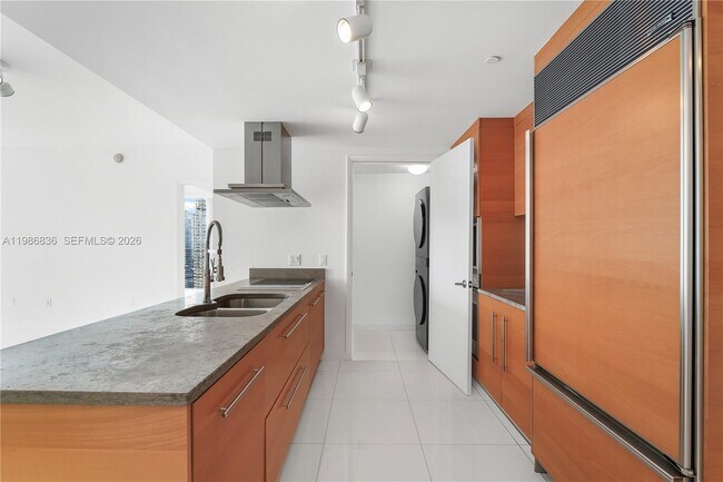 Photo - 495 Brickell Ave Unidad 3311