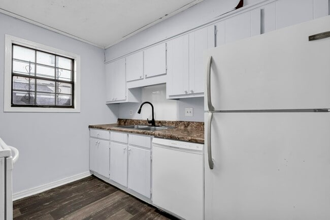 Photo - 319 11th St N