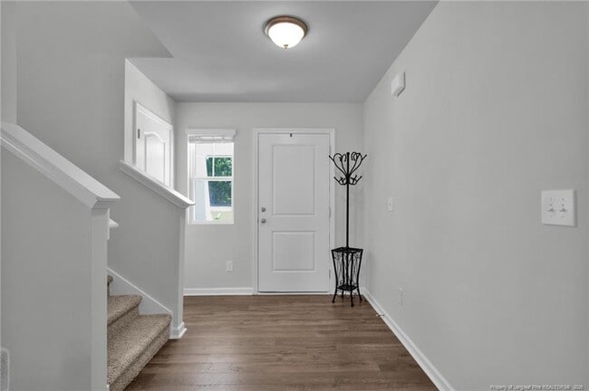 Photo - 156 Chinook Ln