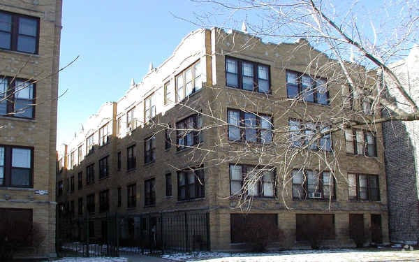 5218 - 5228 S Woodlawn Ave - Woodlawn Court