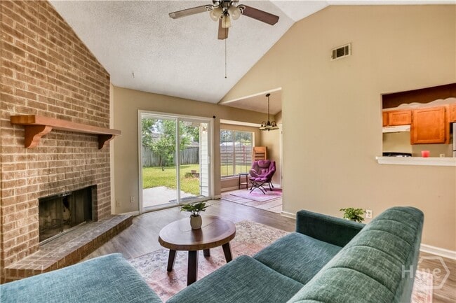 Photo - 110 Laurelwood Dr