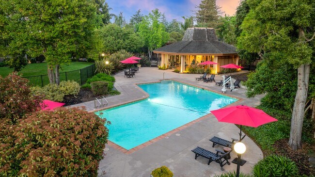 Photo - Tan Plaza Apartments