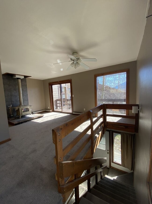 Photo - Private end unit 2 bedroom/1.75 bathrooms, pet friendly