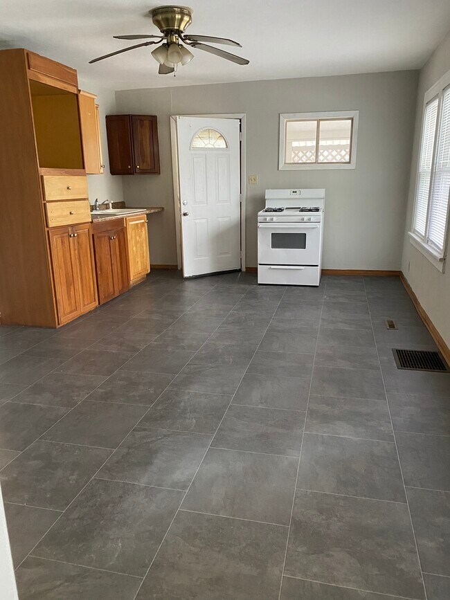 Photo - 616 N Greenview Ave