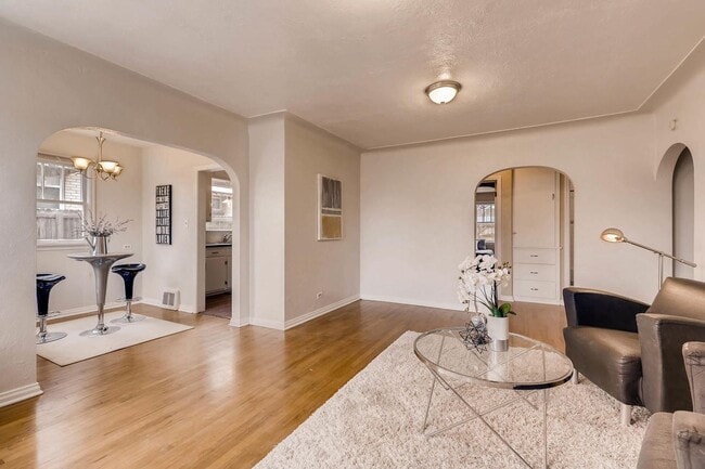 Building Photo - Charming Main Floor Apartment with Private One-Car Garage