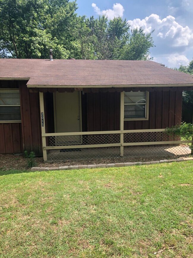 Building Photo - 2015-2017 W Lawson St Unit 2015