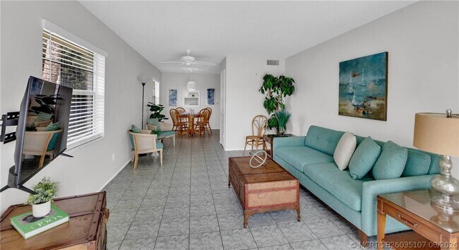 17 Vista Palm Ln Unit 201