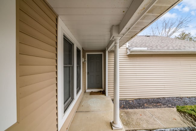 Photo - 5884 Parkbridge Ln