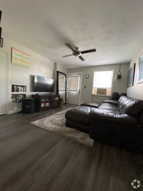 Building Photo - 11 Williams St Unit 1 Rental