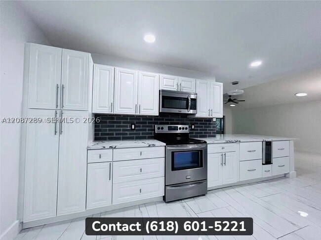 2540 Calamondin Cir
