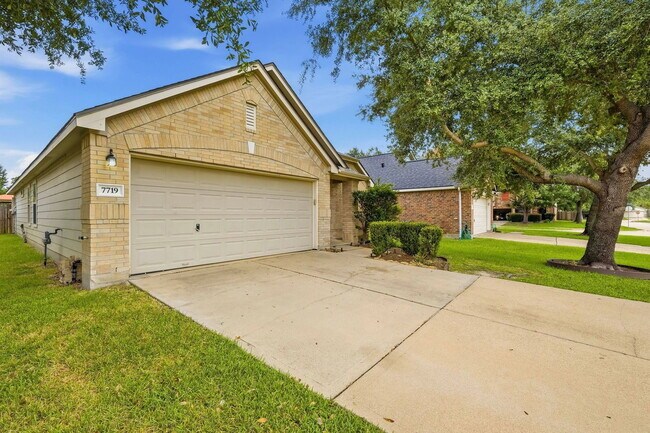 Photo - 7719 Serene Wood Ln
