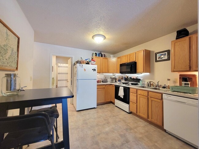 Photo - 128 Hoffman Dr