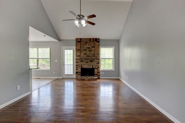 Photo - Sweet Splitlevel with Awesome Basement Area