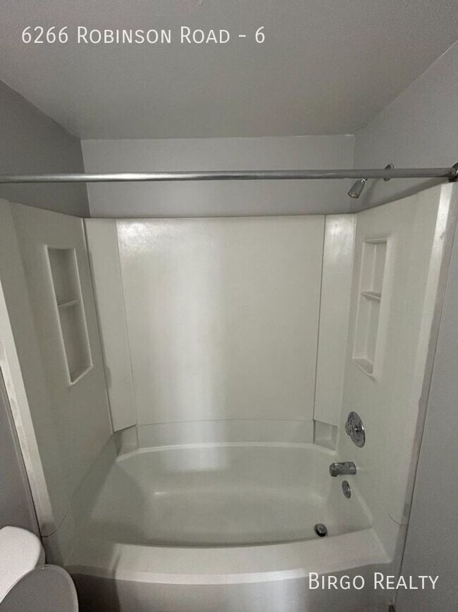 Renovated 1 Bed / 1 Bath APARTMENT in LOCK... Unit 6 Lockport, NY