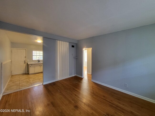 Building Photo - 2648 Dellwood Ave Unit 4