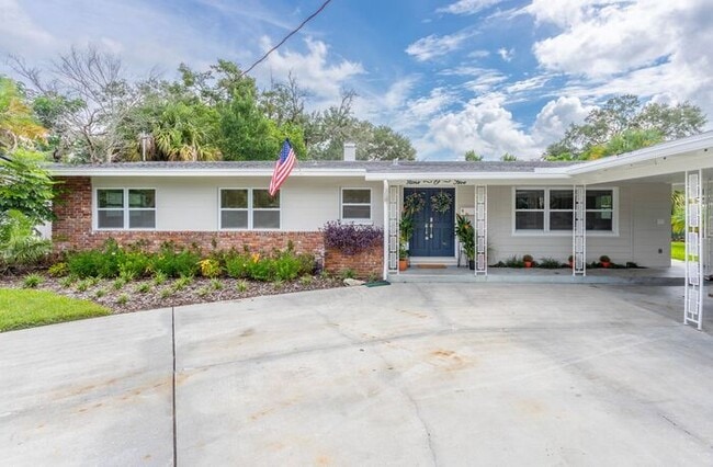 Building Photo - BEAUTIFUL 5 Bedroom/ 3 Bath Home in Orlando