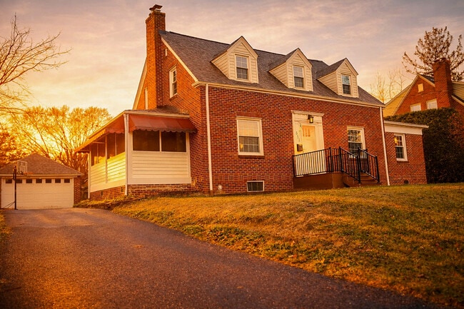 Building Photo - 551 Maryland Ave