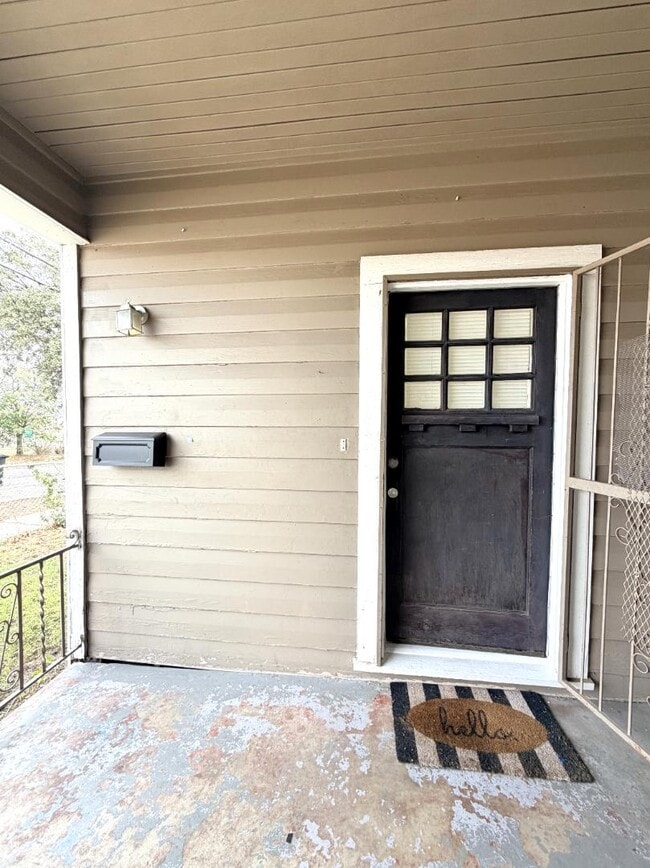 2238 N Interstate 35