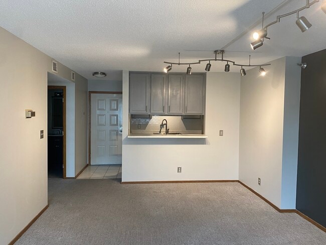 Photo - 300 Walnut St Unit 507