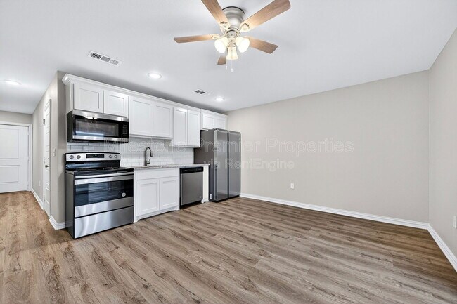 Photo - 2809 Peony Dr