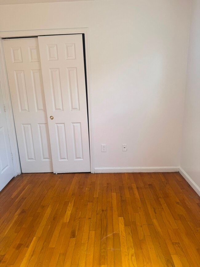 Photo - 1058 William St Unit 2nd Floor