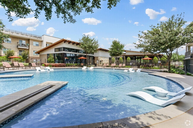 Building Photo - Lantower Legacy Lakes Rental