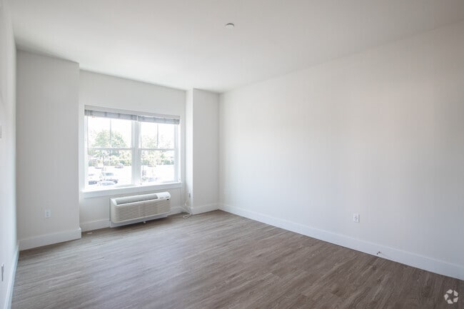 2 BR, 2 BA