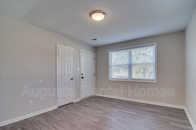 2362 Dublin Dr