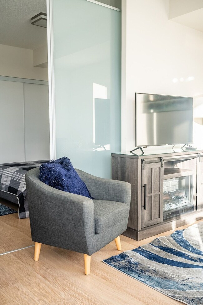 Building Photo - 2 Anndale Dr