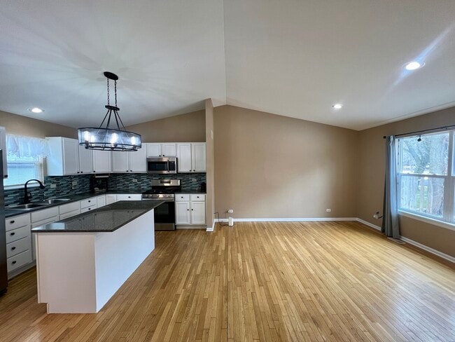 Photo - 2610 S Elmkirk Park